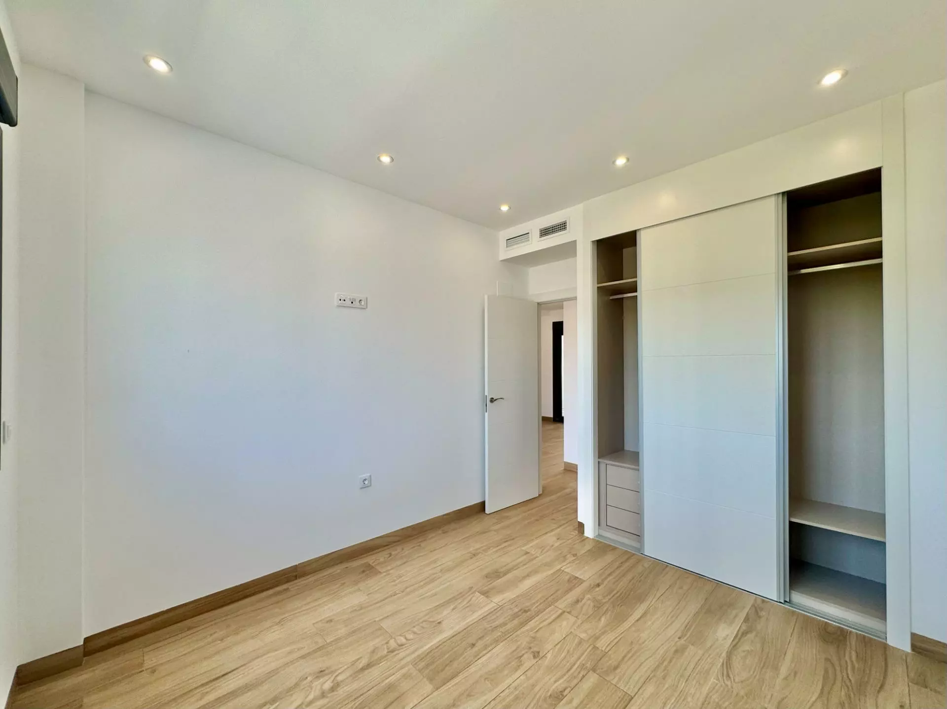 m-c6999cfee6faf2302984-420b8a 2-bedroom Penthouse In Torrevieja, Spain (178 M²)