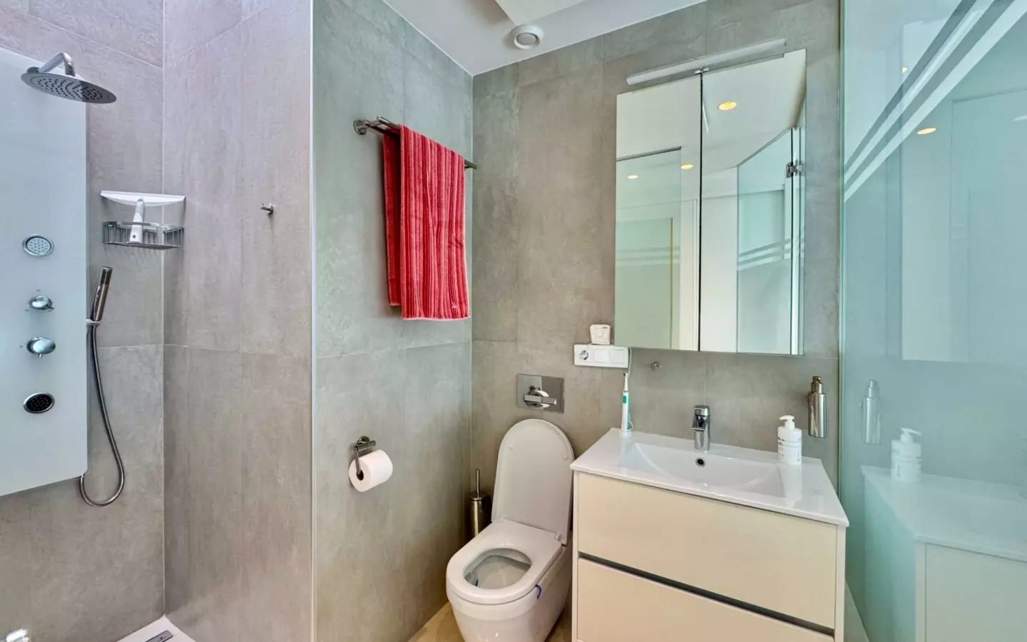3-bedroom Villa In San Miguel De Salinas, Spain (92 M²)