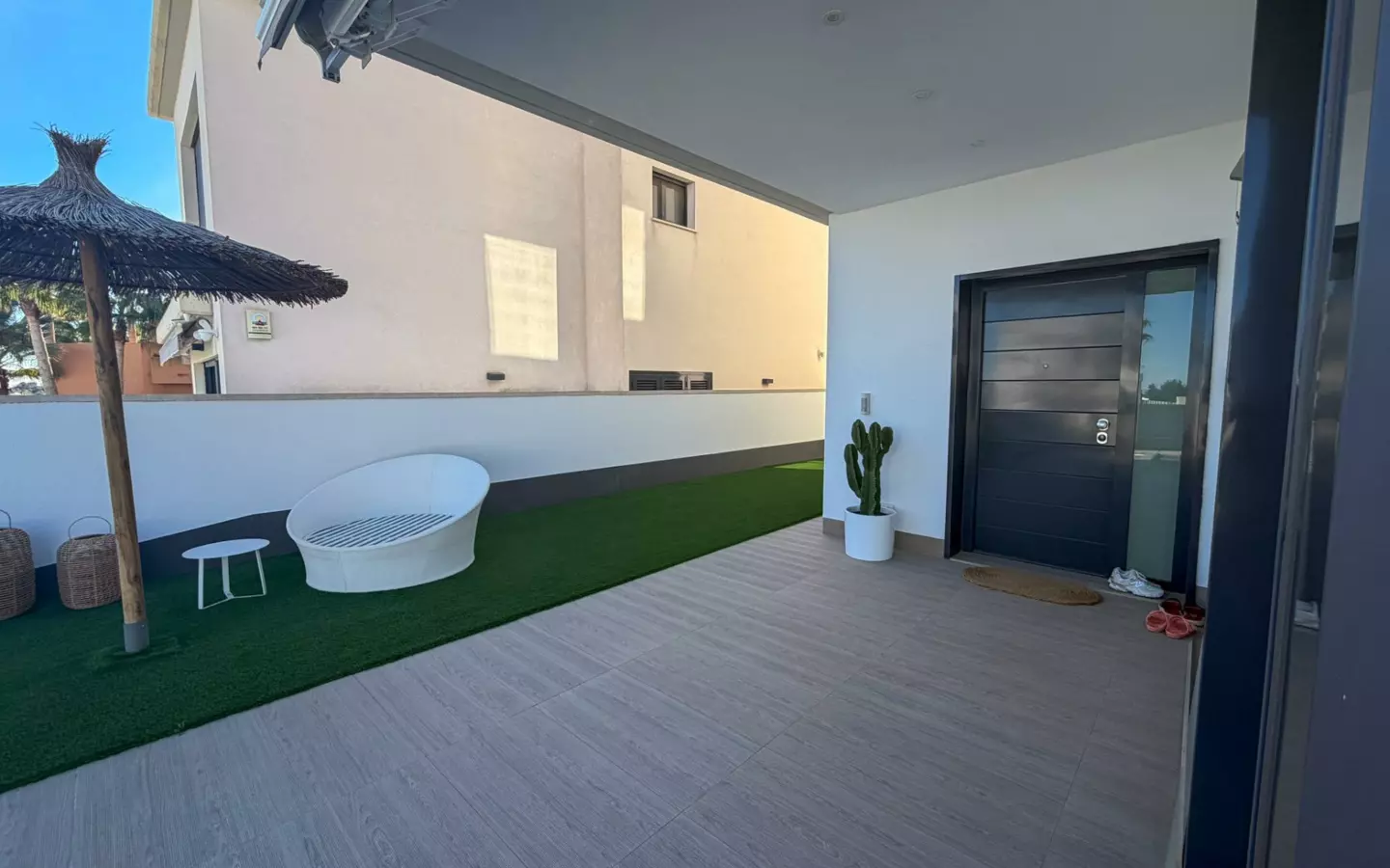 4-bedroom Villa In San Miguel De Salinas, Spain (165 M²)