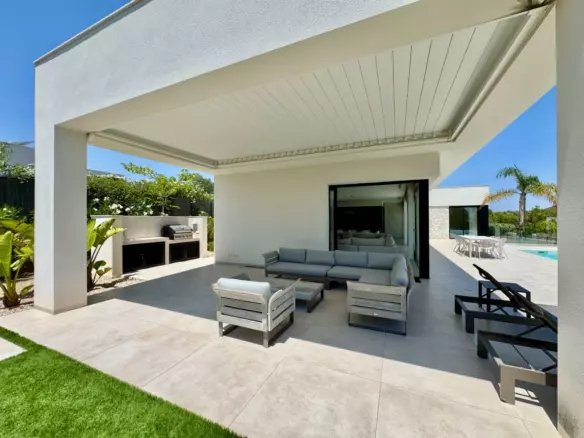 4-bedroom Villa In Orihuela, Spain (369 M²)