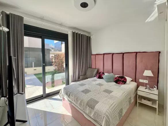 4-bedroom Villa In Orihuela Costa, Spain (271 M²)
