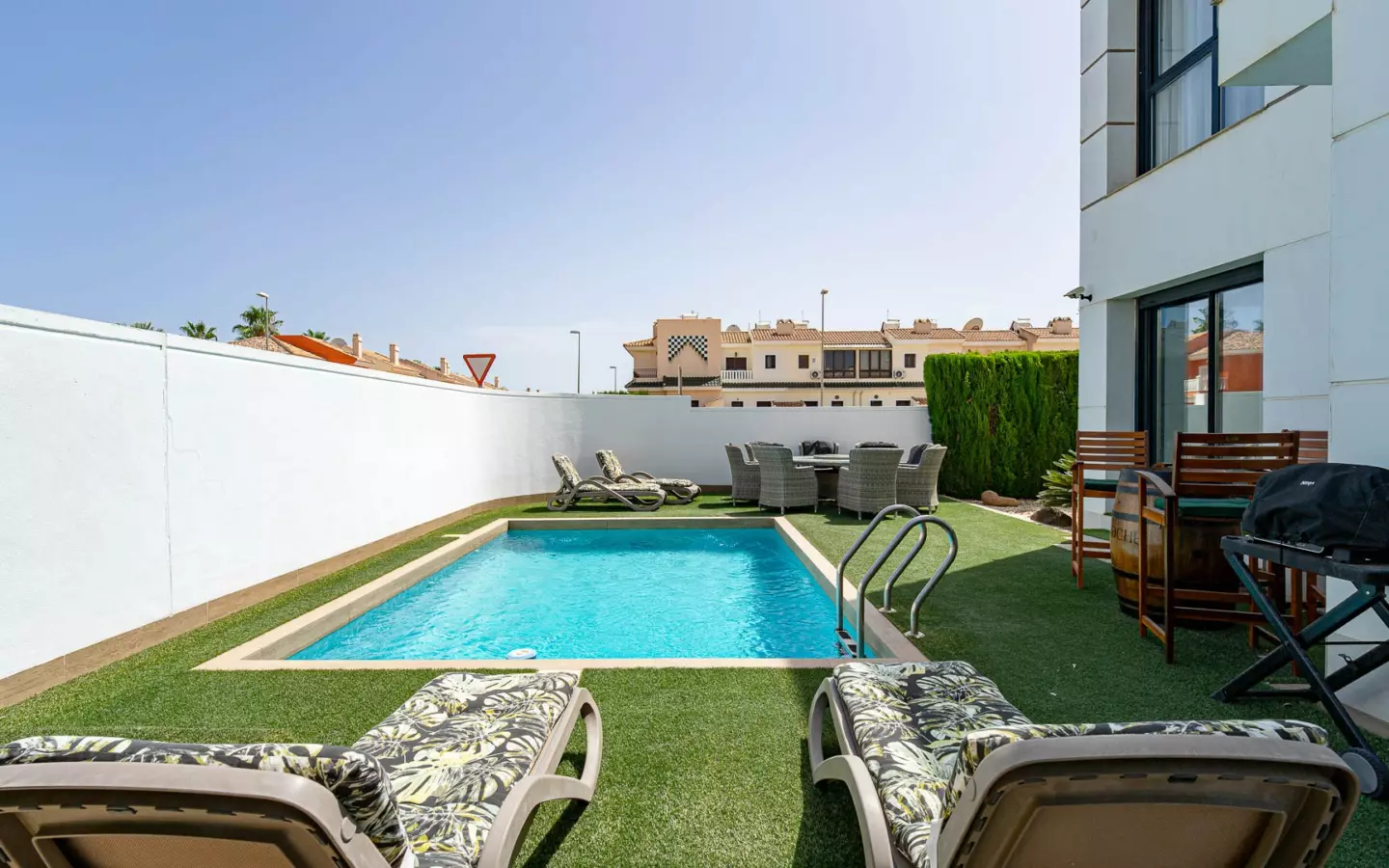 4-bedroom Villa In Rojales, Spain (166 M²)