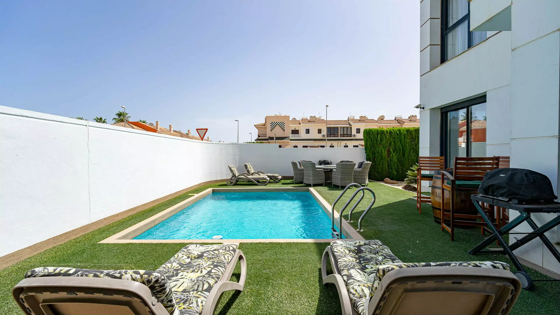 4-bedroom Villa In Rojales, Spain (166 M²)