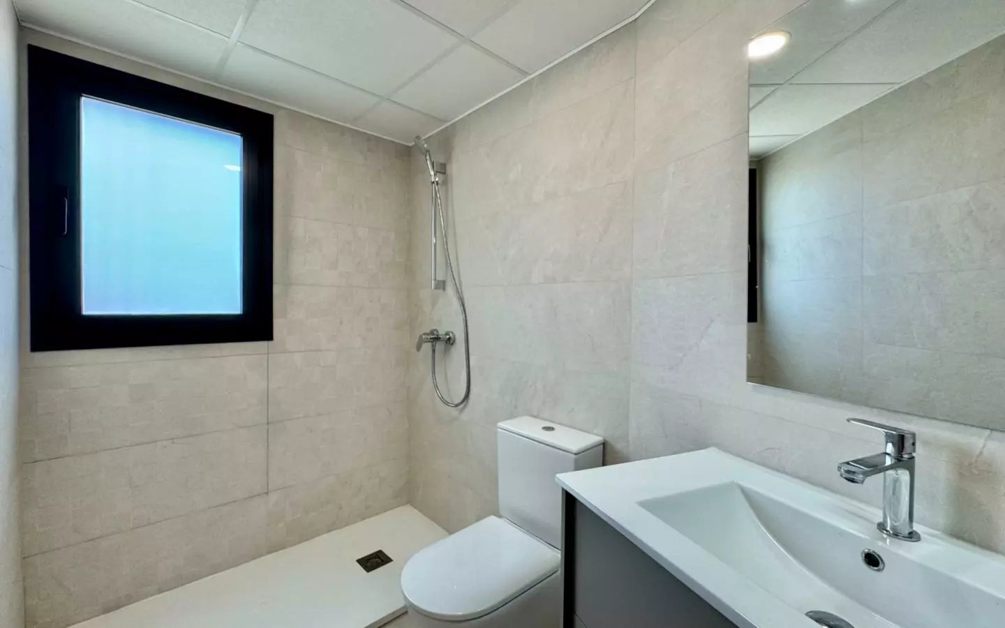 3-bedroom Apartment In Alicante, Spain (120 M²)