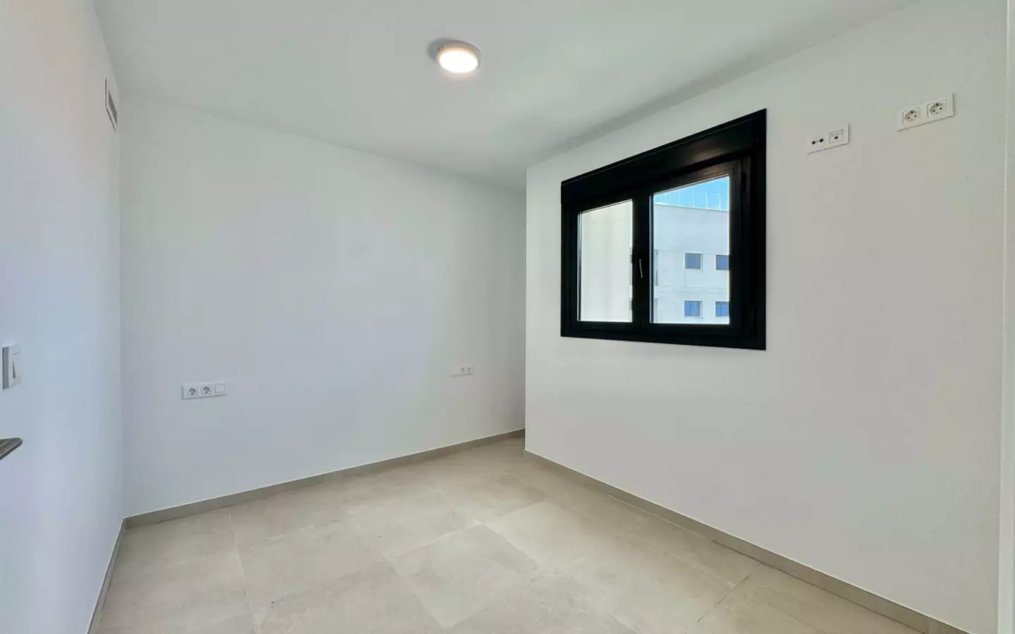 3-bedroom Apartment In Alicante, Spain (120 M²)