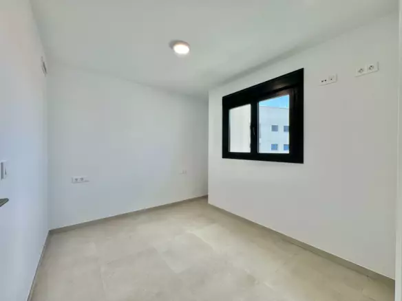3-bedroom Apartment In Alicante, Spain (120 M²)