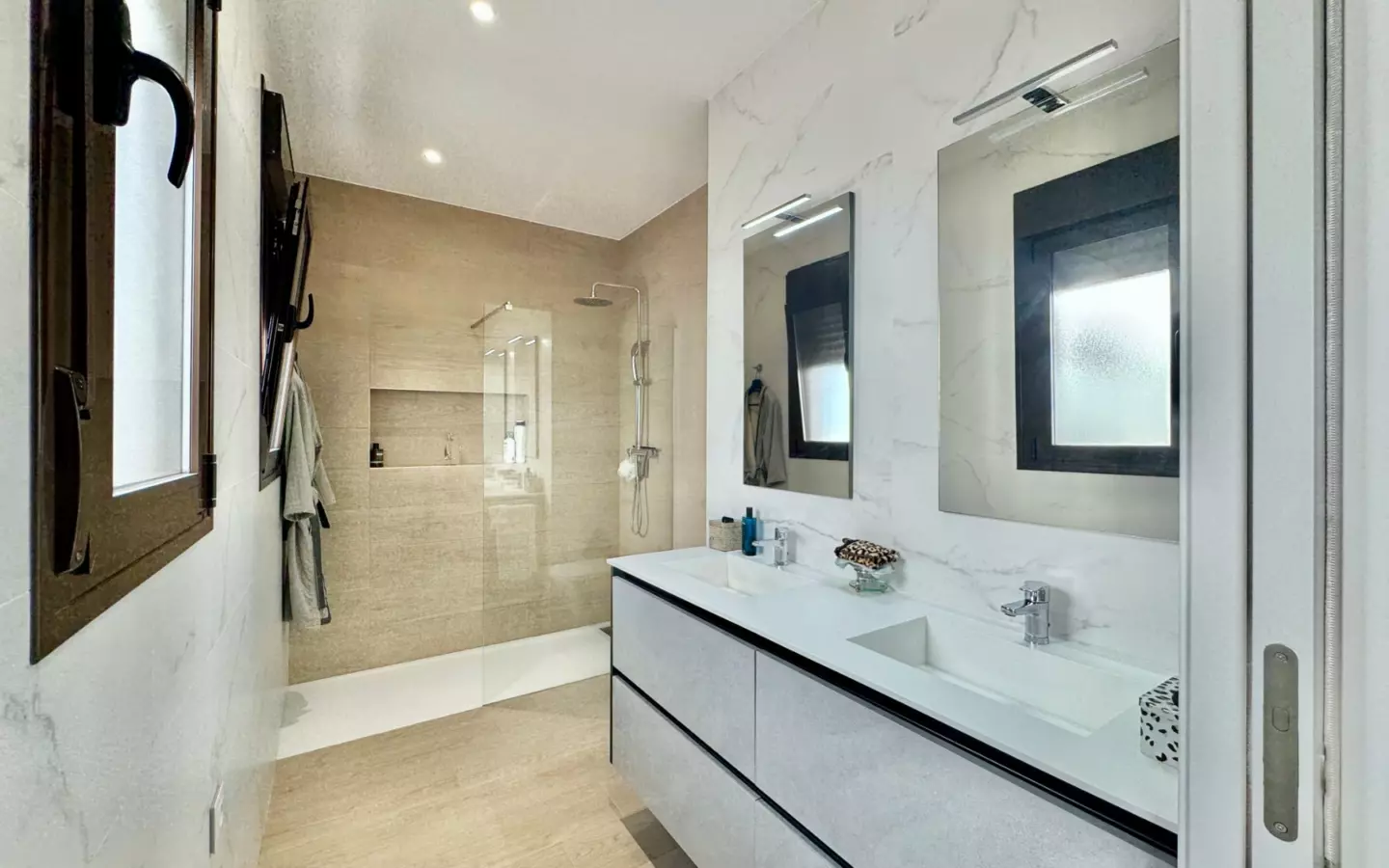 3-bedroom Townhouse In San Pedro Del Pinatar, Spain (167 M²)