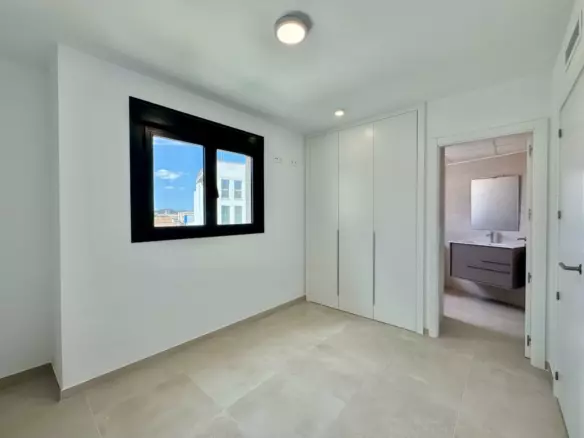 3-bedroom Apartment In Alicante, Spain (120 M²)