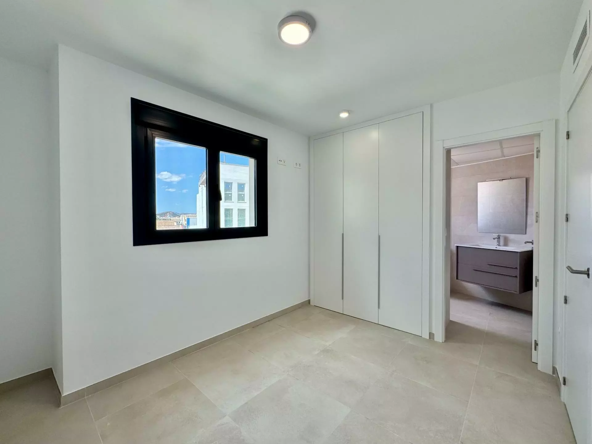 3-bedroom Apartment In Alicante, Spain (120 M²)