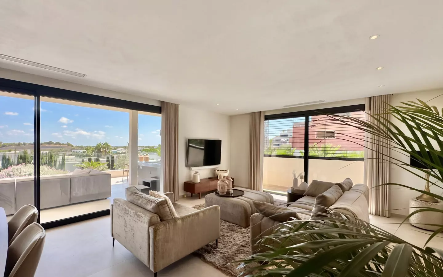 3-bedroom Apartment In Orihuela, Spain (220 M²)