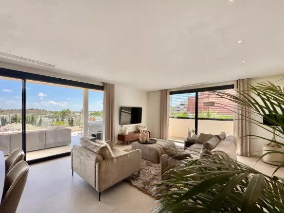 3-bedroom Apartment In Orihuela, Spain (220 M²)