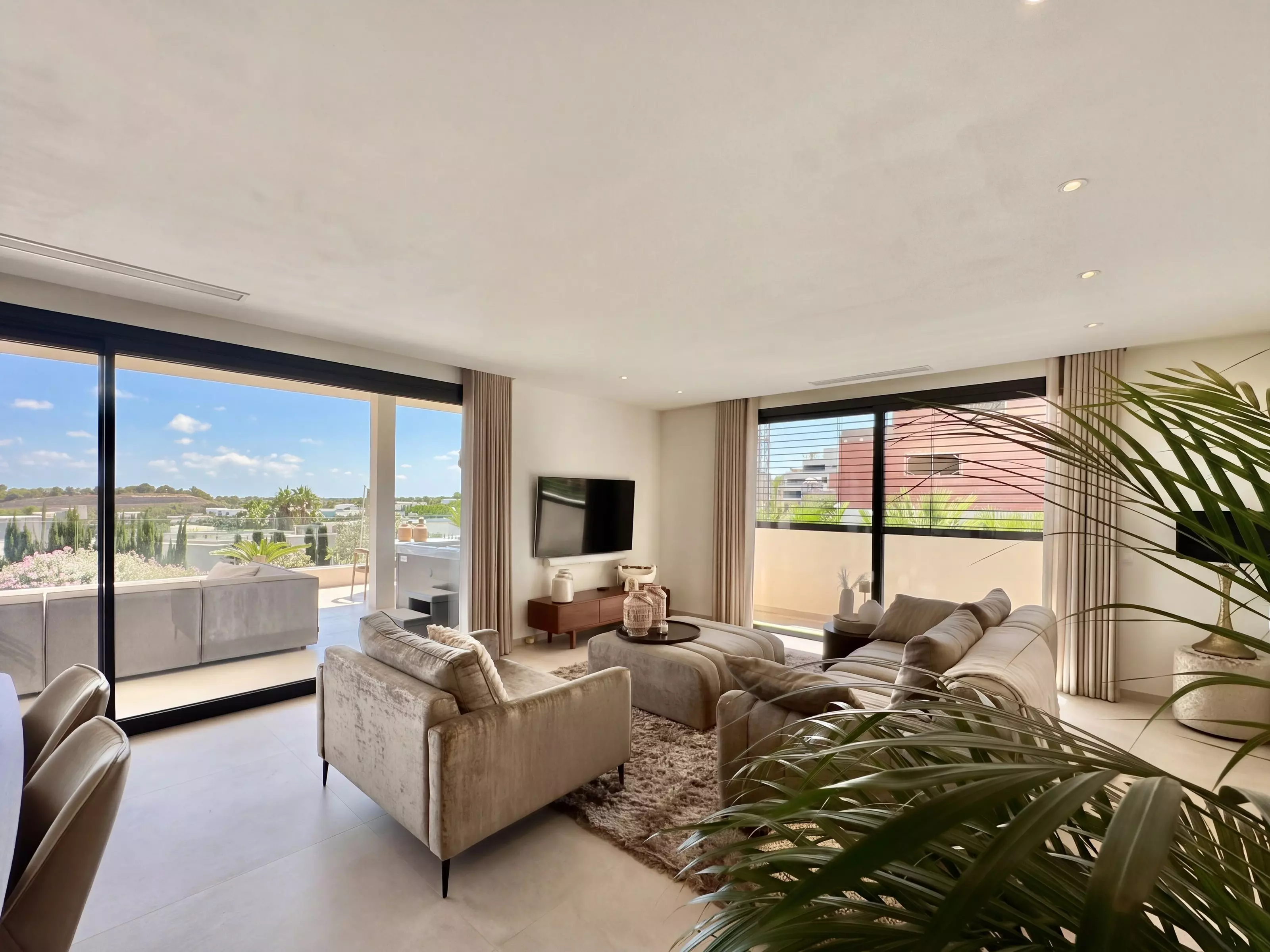 3-bedroom Apartment In Orihuela, Spain (220 M²)