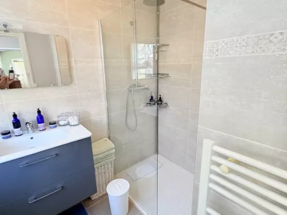 2-bedroom House In Saint-laurent-des-combes, France (116 M²)