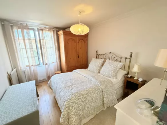 2-bedroom House In Saint-laurent-des-combes, France (116 M²)
