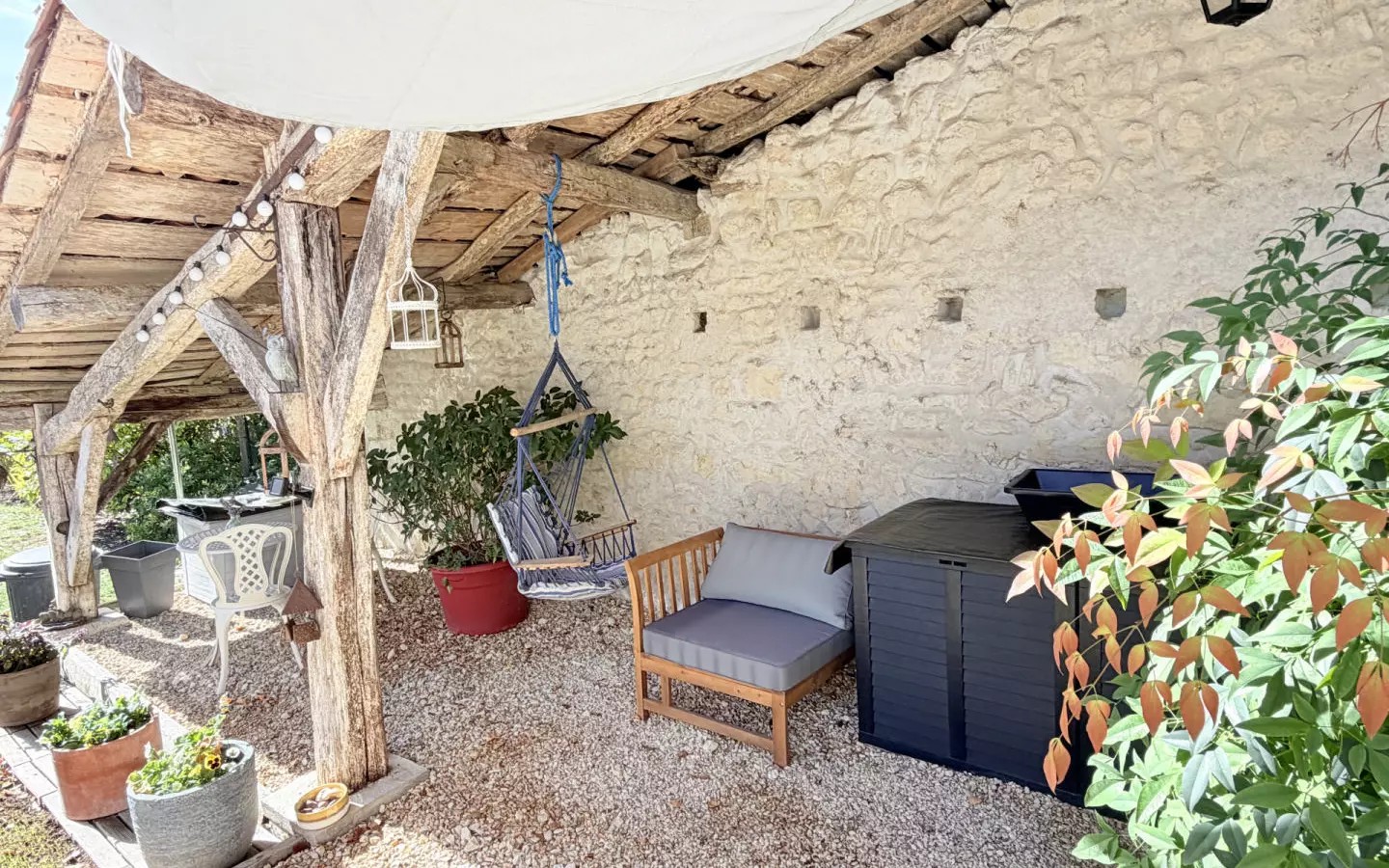2-bedroom House In Saint-laurent-des-combes, France (116 M²)