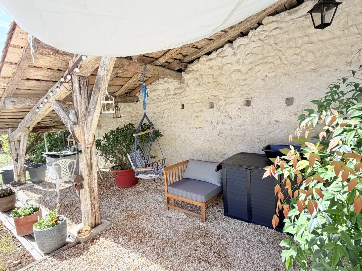 2-bedroom House In Saint-laurent-des-combes, France (116 M²)