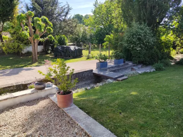 2-bedroom House In Saint-laurent-des-combes, France (116 M²)