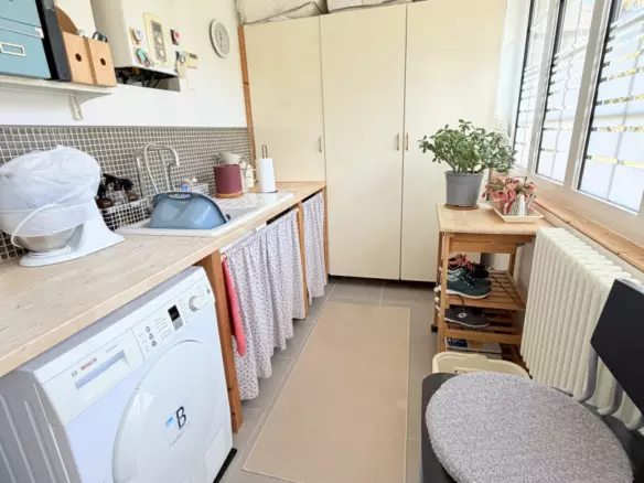 2-bedroom House In Saint-laurent-des-combes, France (116 M²)