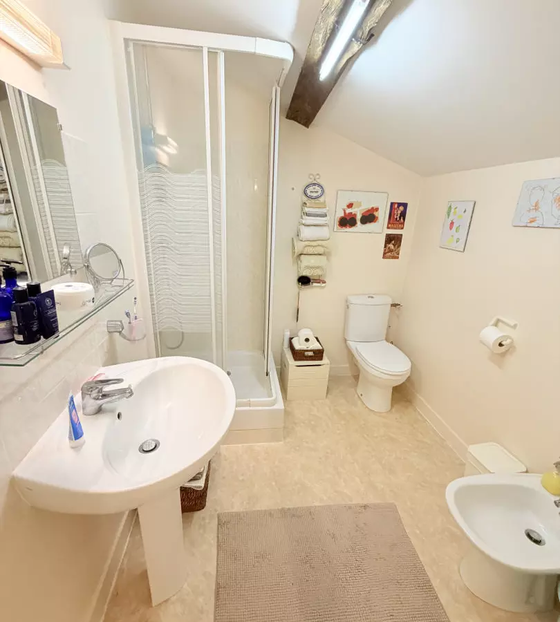 2-bedroom House In Saint-laurent-des-combes, France (116 M²)