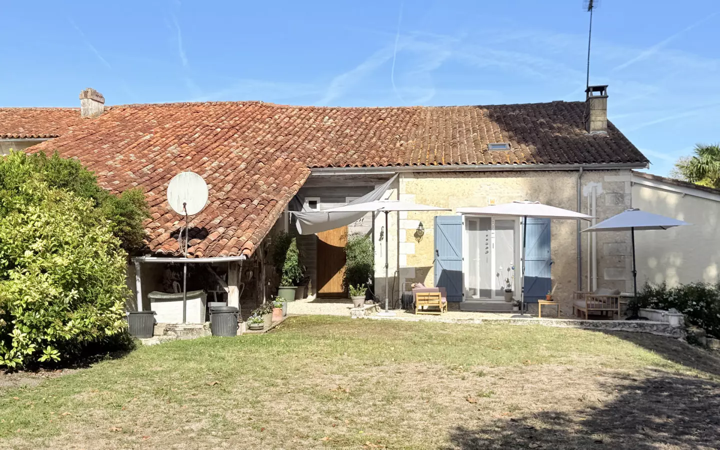 2-bedroom House In Saint-laurent-des-combes, France (116 M²)