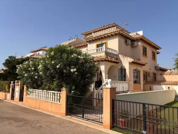 2-bedroom Property In Orihuela Costa, Spain (80 M²)