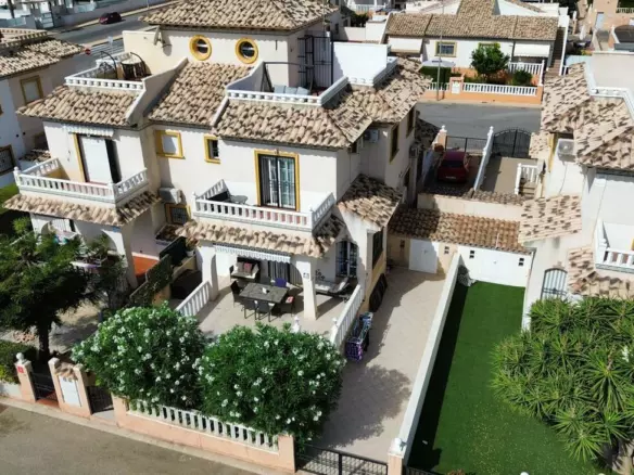 2-bedroom Property In Orihuela Costa, Spain (80 M²)