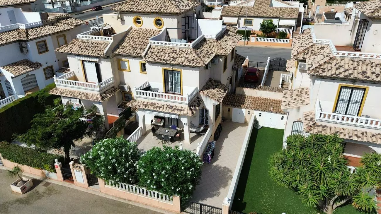 2-bedroom Property In Orihuela Costa, Spain (80 M²)