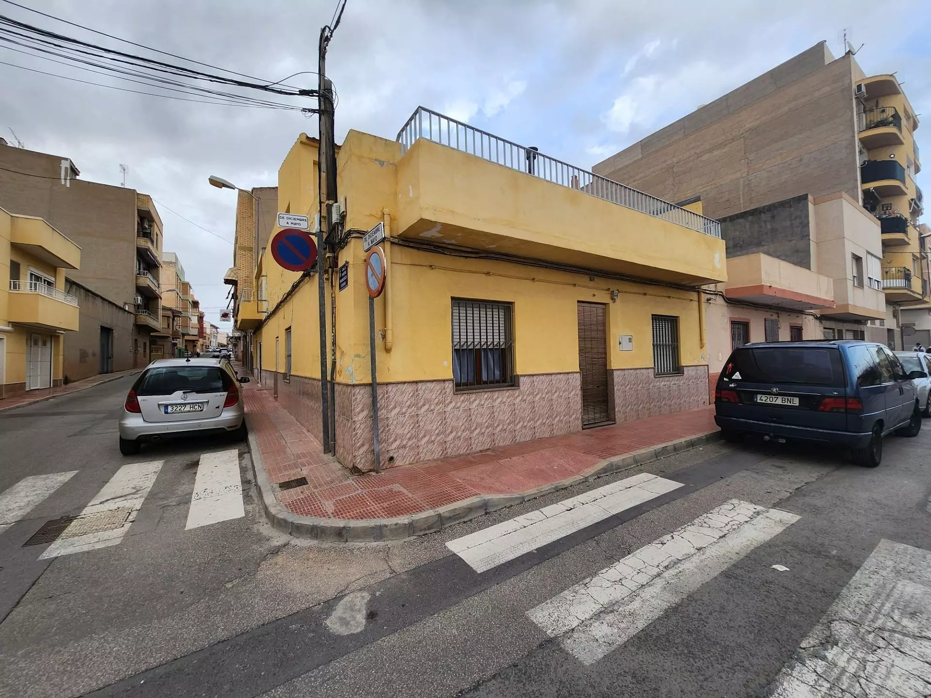 w_whatsapp-image-2025-12-30-at-11.46.04-1–8809e4 3-bedroom Townhouse In Sax, Spain (180 M²)