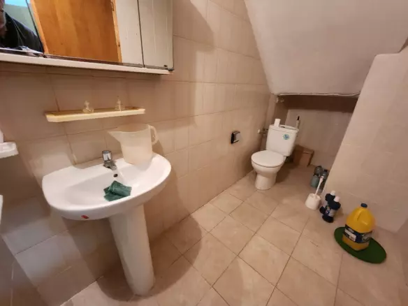 3-bedroom Townhouse In Sax, Spain (180 M²)