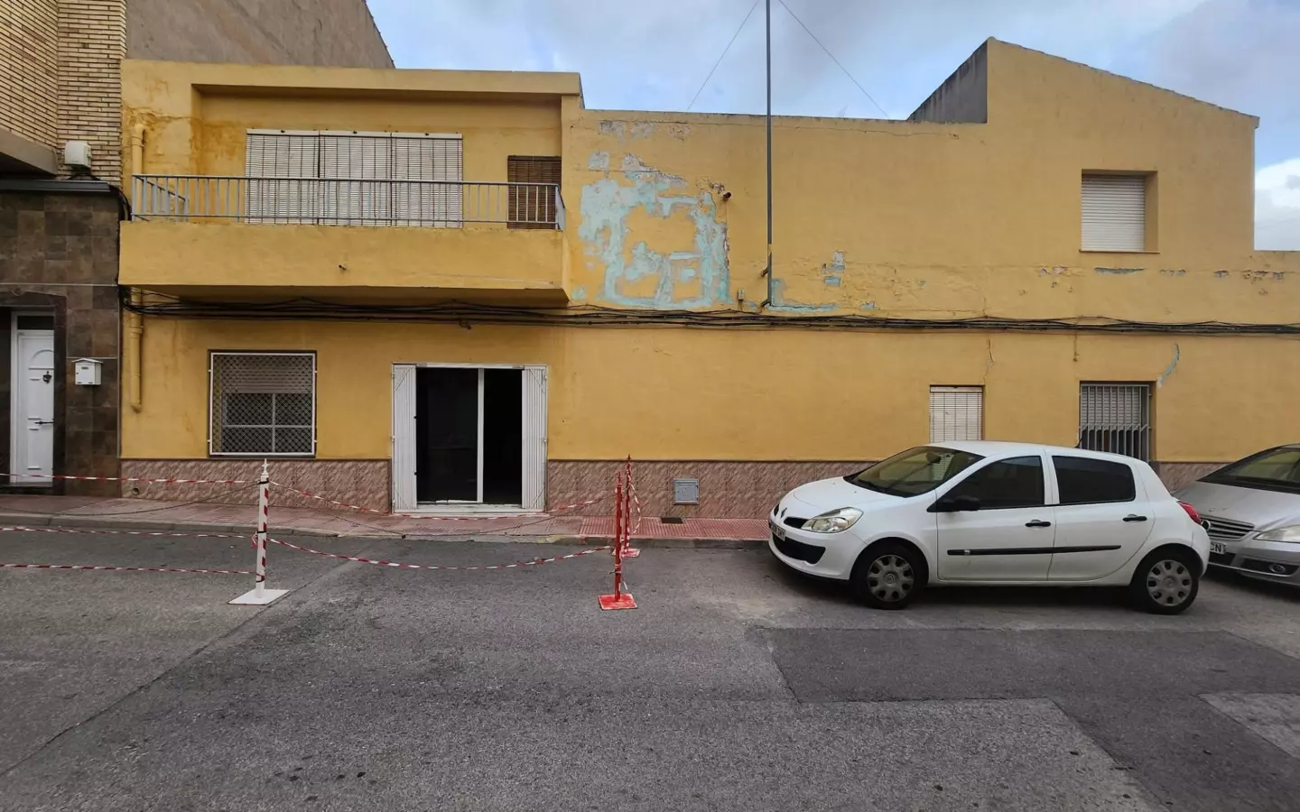 3-bedroom Townhouse In Sax, Spain (180 M²)