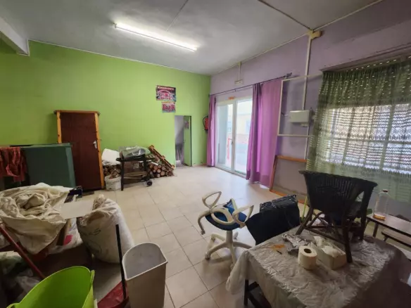 3-bedroom Townhouse In Sax, Spain (180 M²)