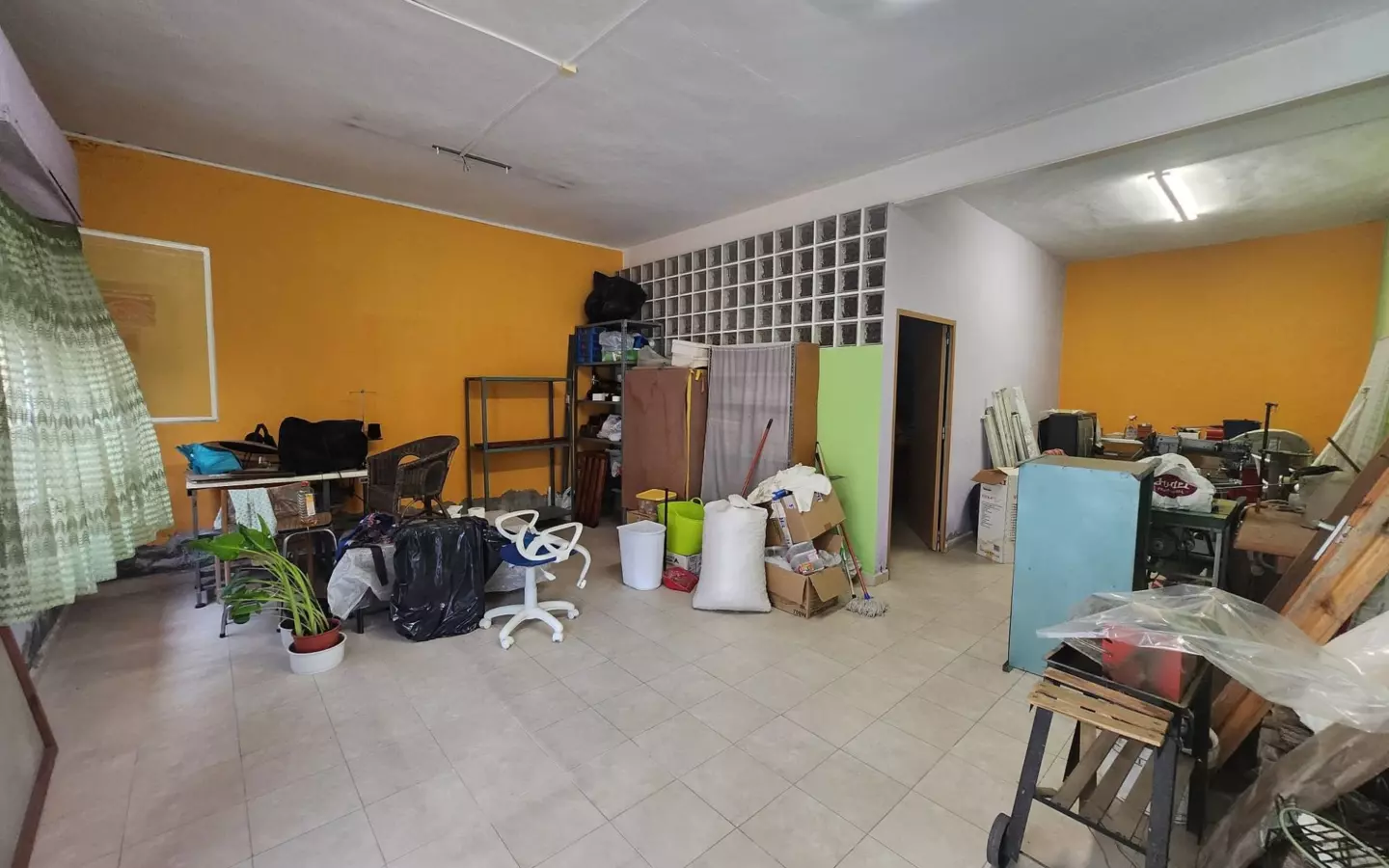 3-bedroom Townhouse In Sax, Spain (180 M²)