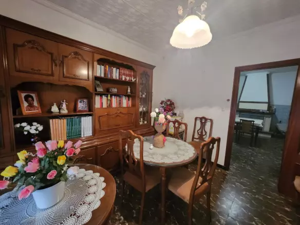 3-bedroom Townhouse In Sax, Spain (180 M²)