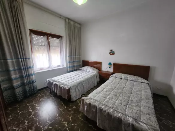 3-bedroom Townhouse In Sax, Spain (180 M²)