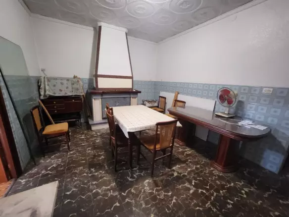3-bedroom Townhouse In Sax, Spain (180 M²)