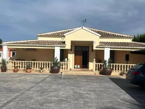 6-bedroom Detached Villa In Heredades, Spain (299 M²)