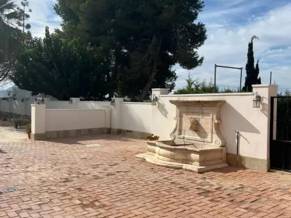 6-bedroom Detached Villa In Heredades, Spain (299 M²)
