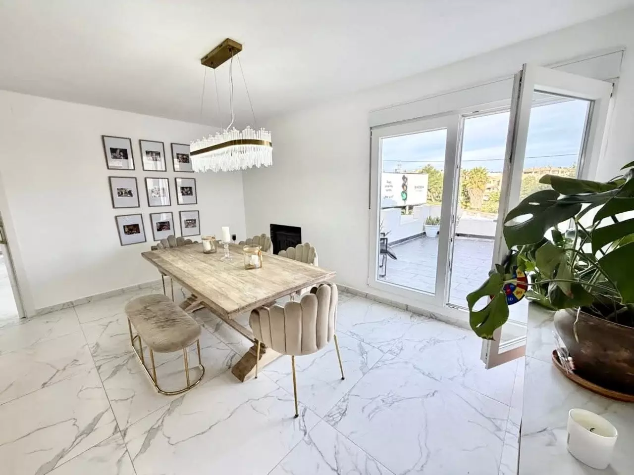 6-bedroom Villa In Villamartin, Spain (218 M²)