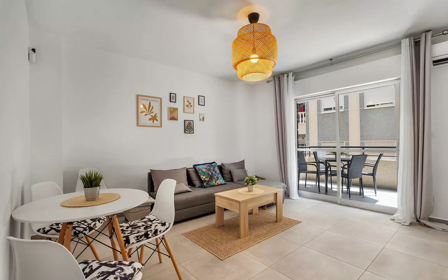 3-bedroom Apartment In Torrevieja, Spain (101 M²)
