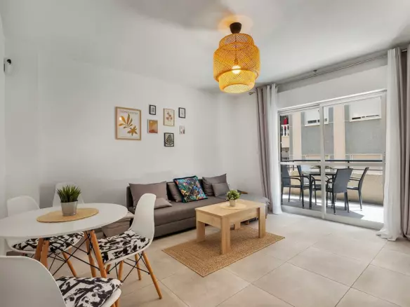 3-bedroom Apartment In Torrevieja, Spain (101 M²)