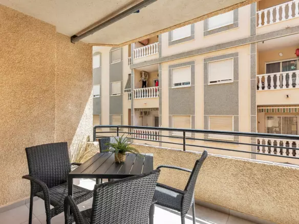 3-bedroom Apartment In Torrevieja, Spain (101 M²)