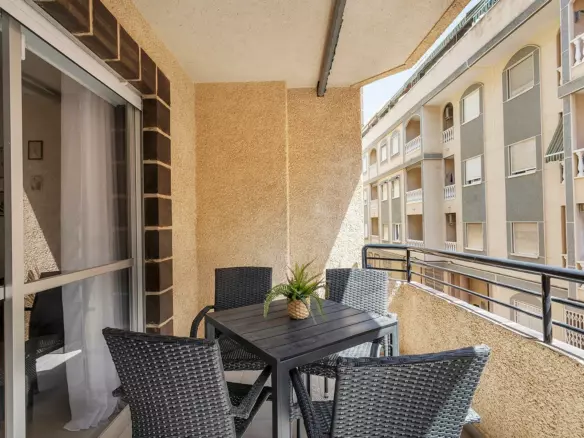 3-bedroom Apartment In Torrevieja, Spain (101 M²)