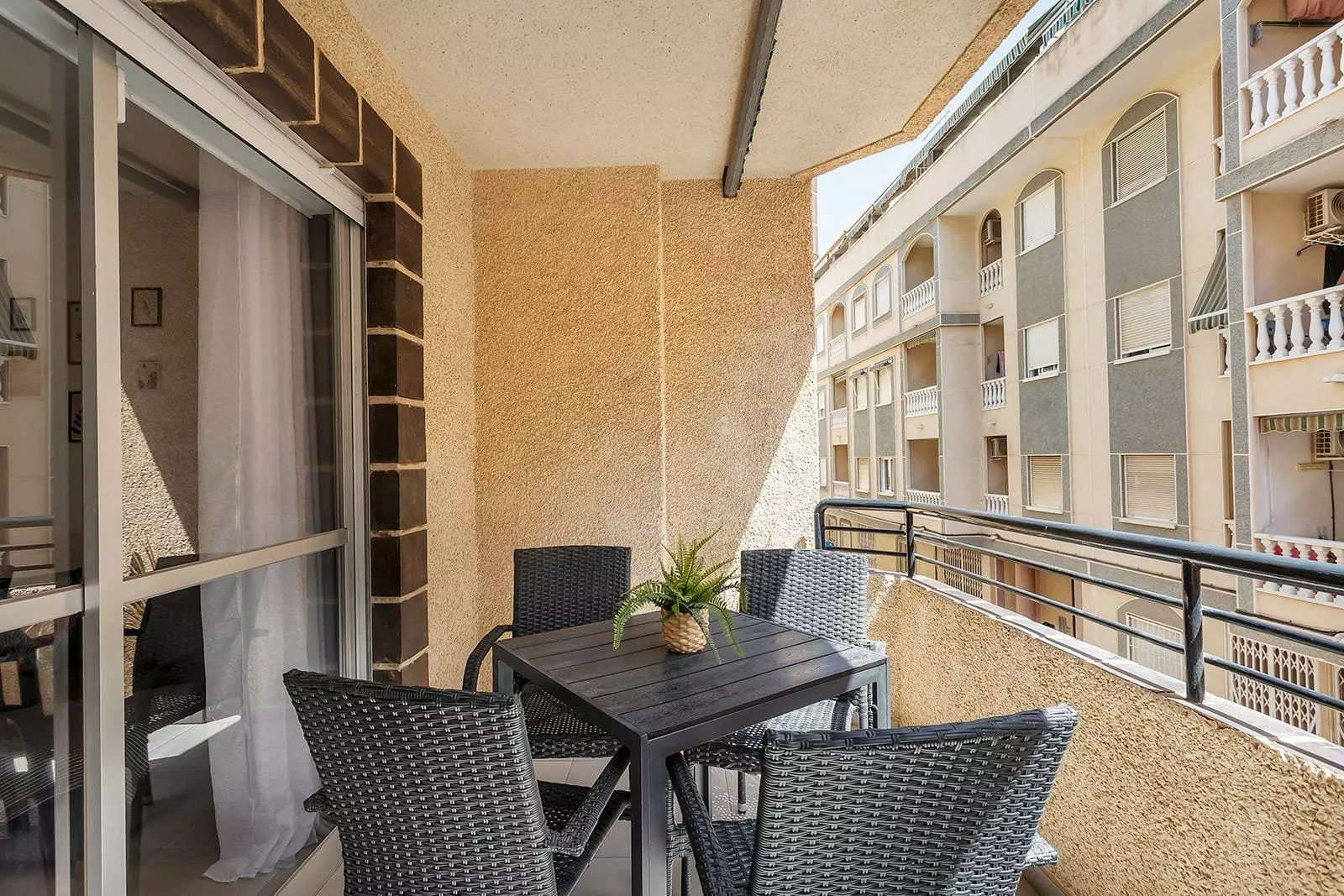 1-6-c270c9 3-bedroom Apartment In Torrevieja, Spain (101 M²)