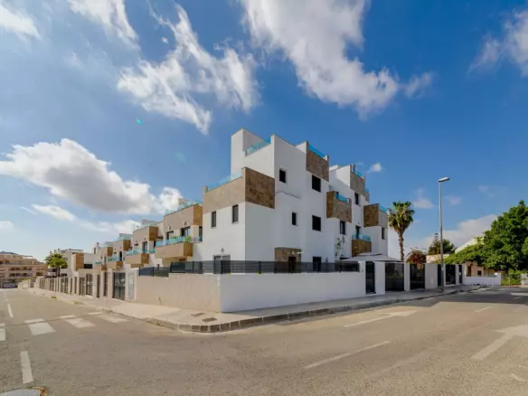 3-bedroom Town House In Orihuela Costa, Spain (134 M²)