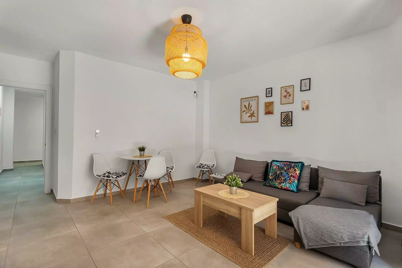1-9-d013be 3-bedroom Apartment In Torrevieja, Spain (101 M²)