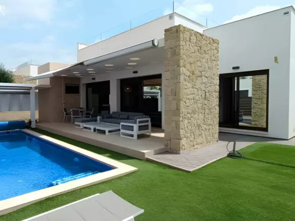 3-bedroom Villa In Orihuela, Spain (107 M²)