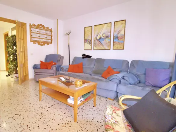 3-bedroom Apartment In Alicante, Spain (107 M²)