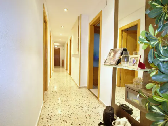 3-bedroom Apartment In Alicante, Spain (107 M²)