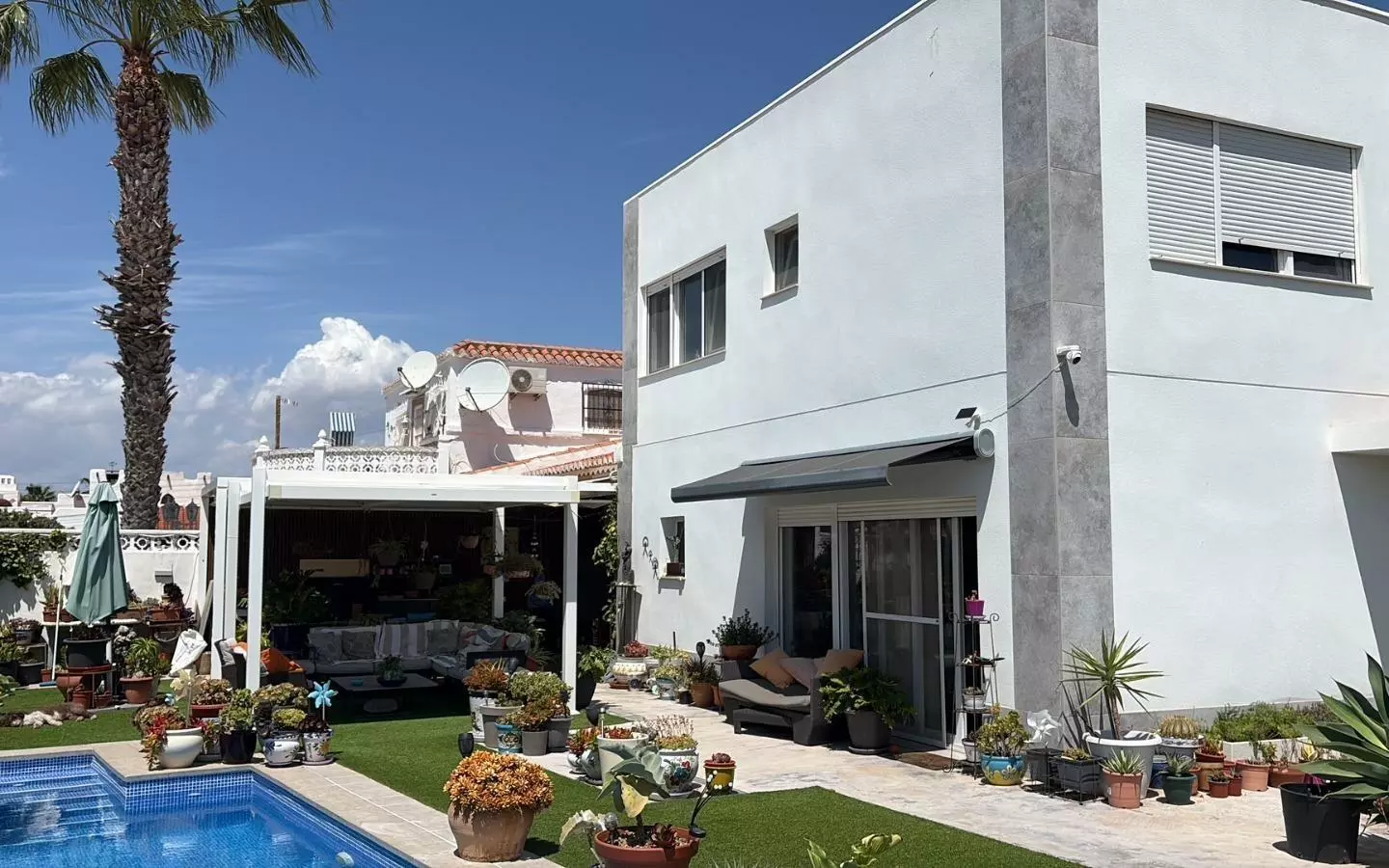 2-bedroom Semi In Torrevieja, Spain (130 M²)