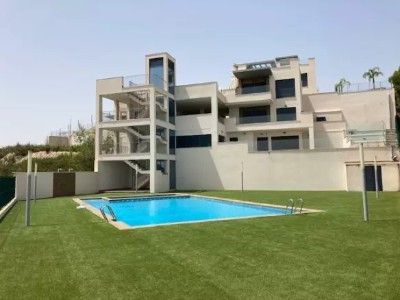 2-bedroom Bungalow In San Miguel De Salinas, Spain (135 M²)